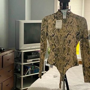 XS snake print body suit guess regular $59.99